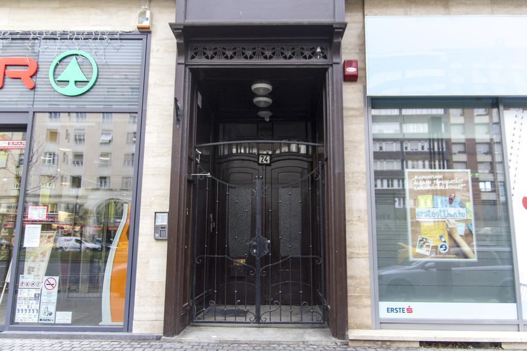 Chic And Very Central Budapest Exterior photo